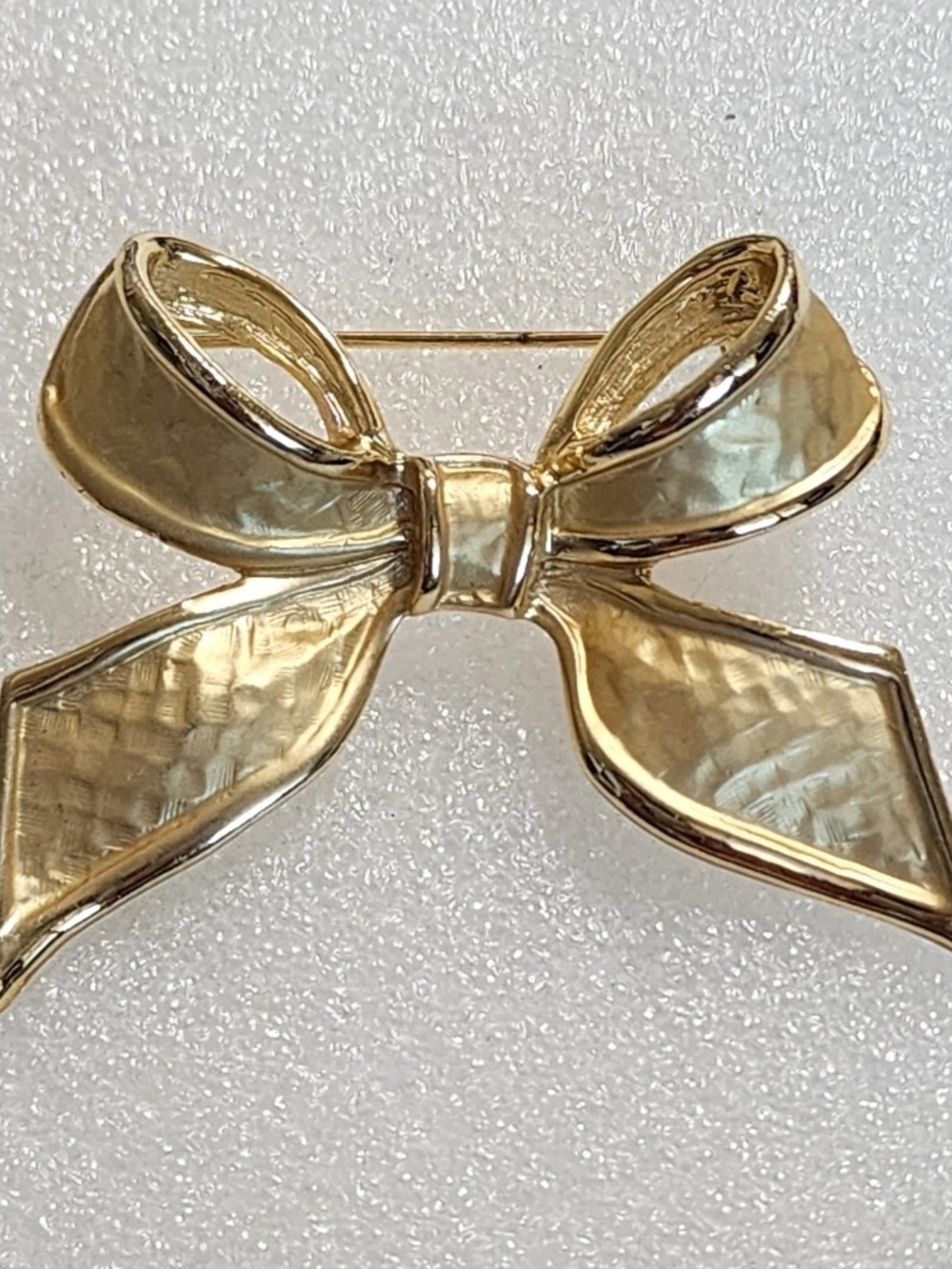 Gold Tone Bow Brooch Textured Ribbon Statement Pin